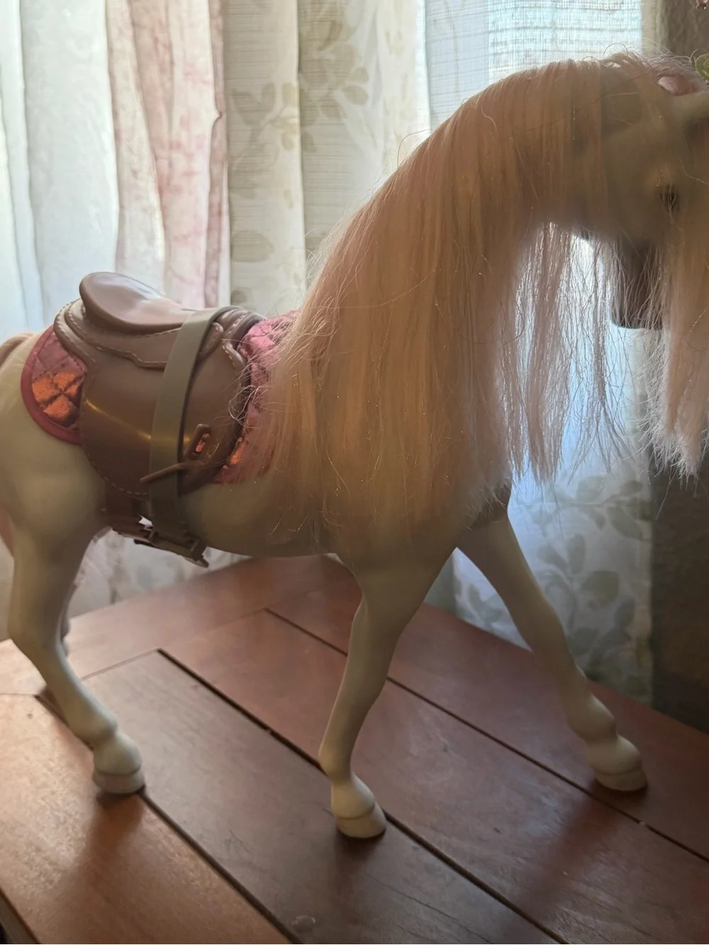 Glitter Girl By Battat Cream Horse Figurine with Pink Mane